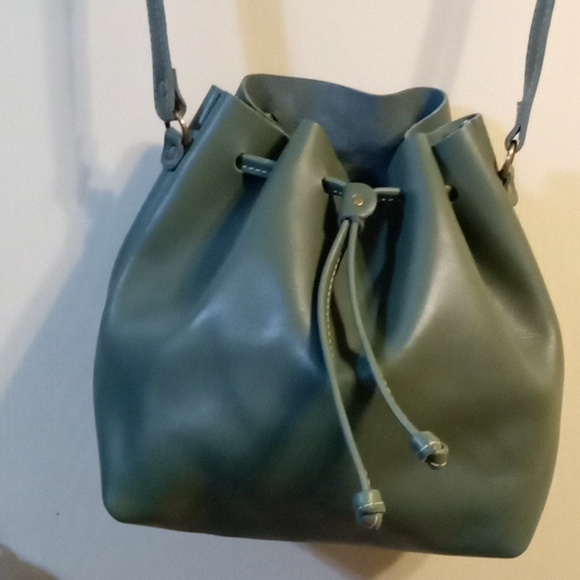 Portland Leather Handbags - Portland Leather Bucket Bag Brand New 💚